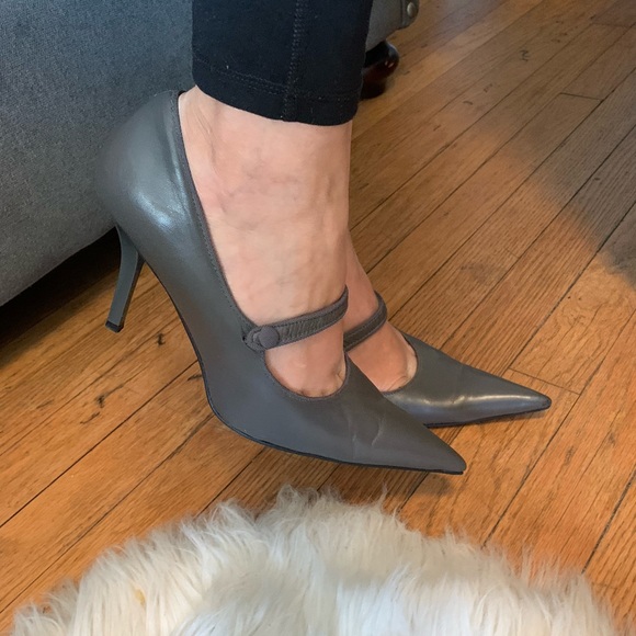 pointed mary jane heels